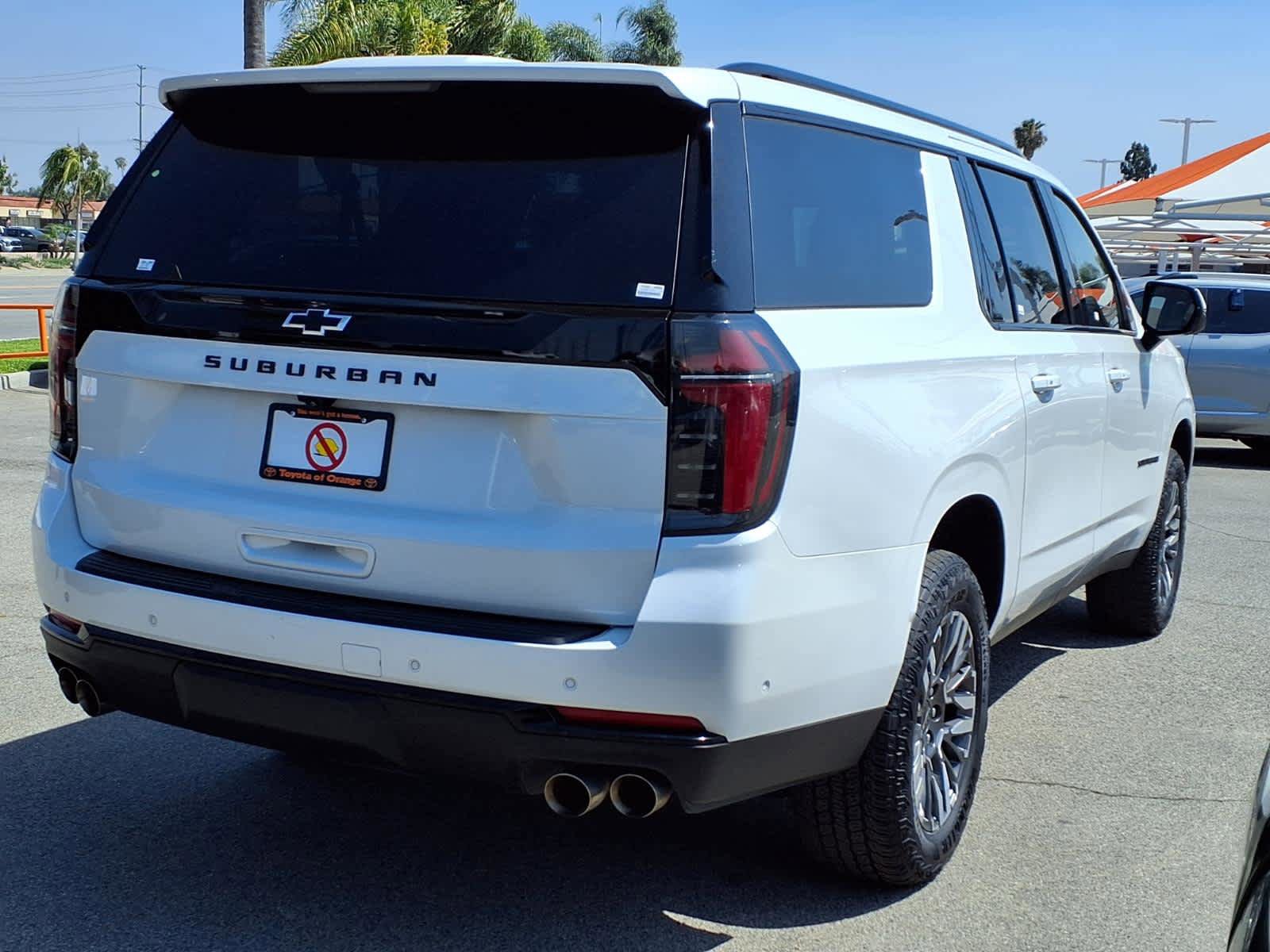 Used 2025 Chevrolet Suburban Z71 AWD/4WD image 6