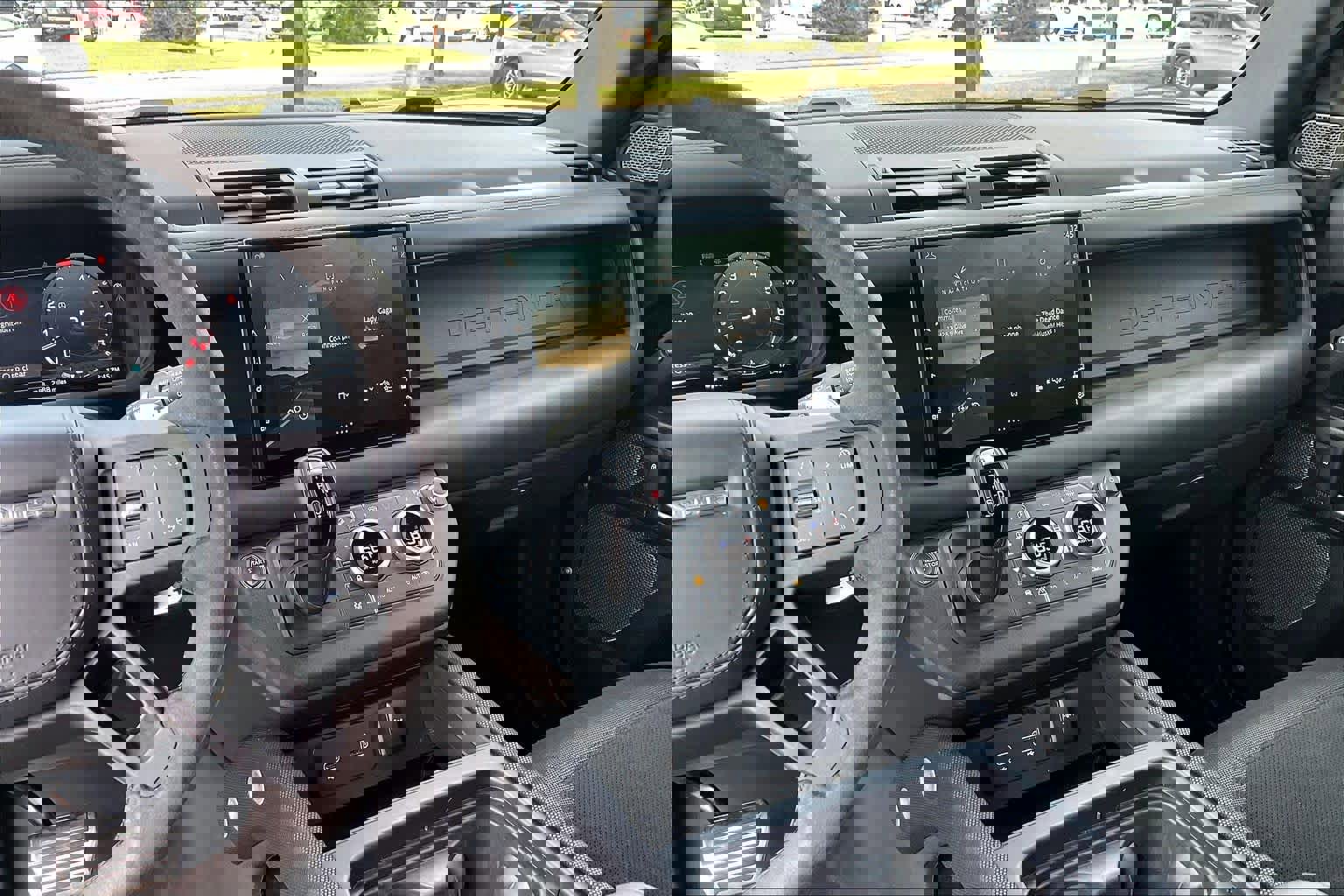 Used 2023 Land Rover Defender 90 V8 image 6