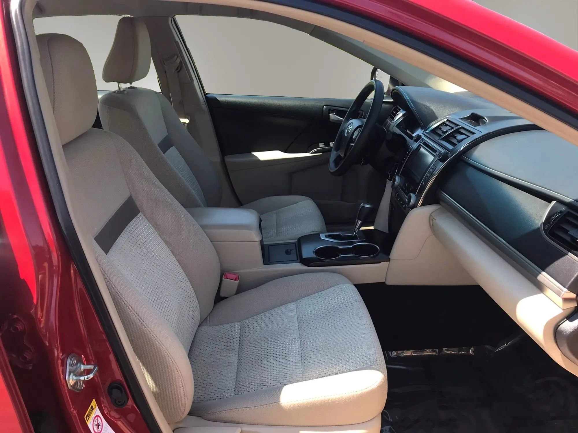 Used 2014 Toyota Camry LE FWD image 44