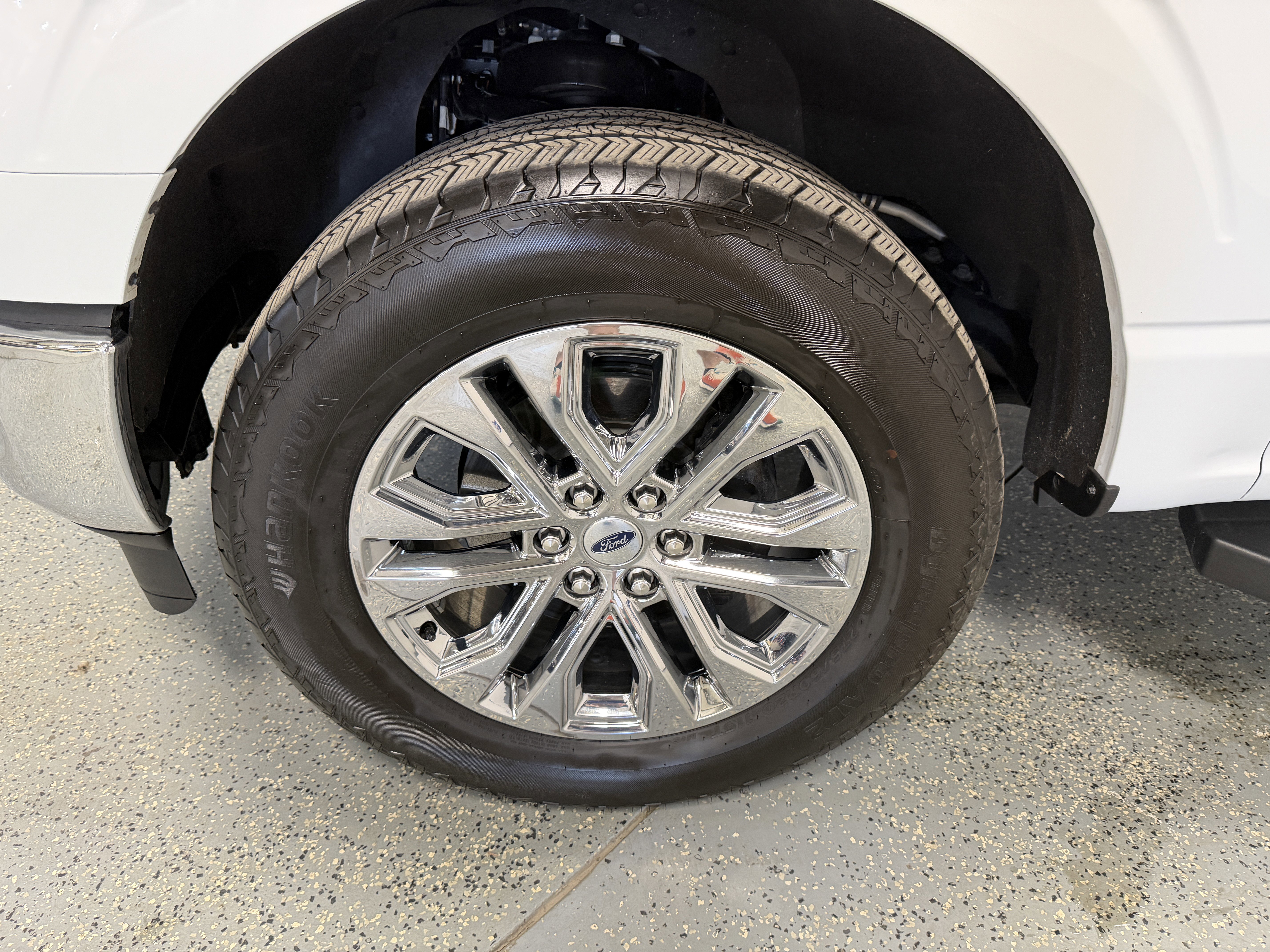 Used 2025 Ford F150 Lariat w/ Equipment Group 501A Mid image 29