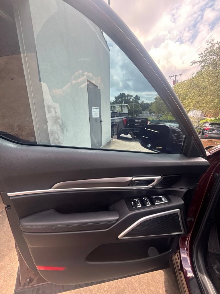 Used 2021 Kia Telluride LX FWD image 11