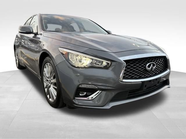 Used 2019 INFINITI Q50 Luxe w/ Essential Package (3.0T Luxe) image 3