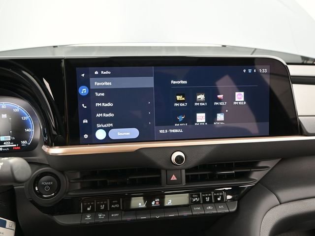 Used 2025 Toyota Crown Signia w/ Advanced Technology Package image 7