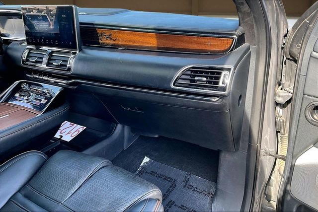 Used 2022 Lincoln Navigator Black Label image 17