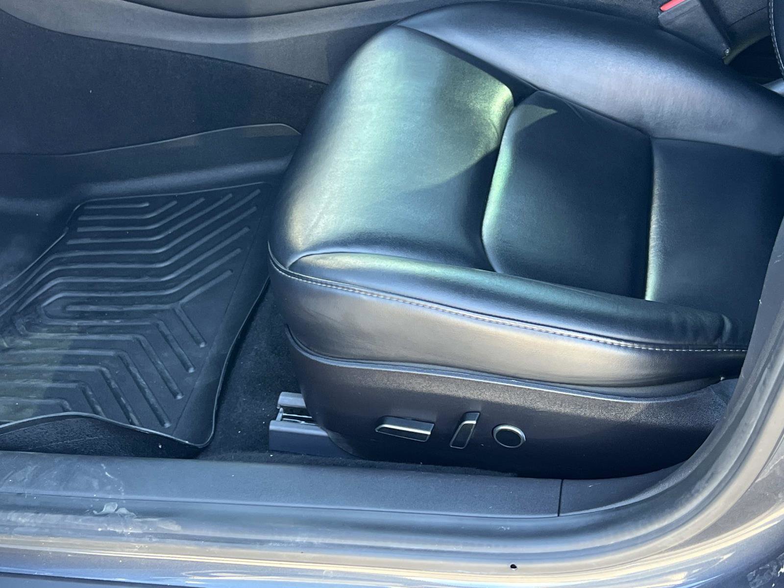 Used 2021 Tesla Model 3 Standard Range Plus image 17