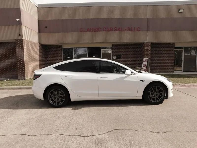 Used 2020 Tesla Model 3 Standard Range Plus image 8