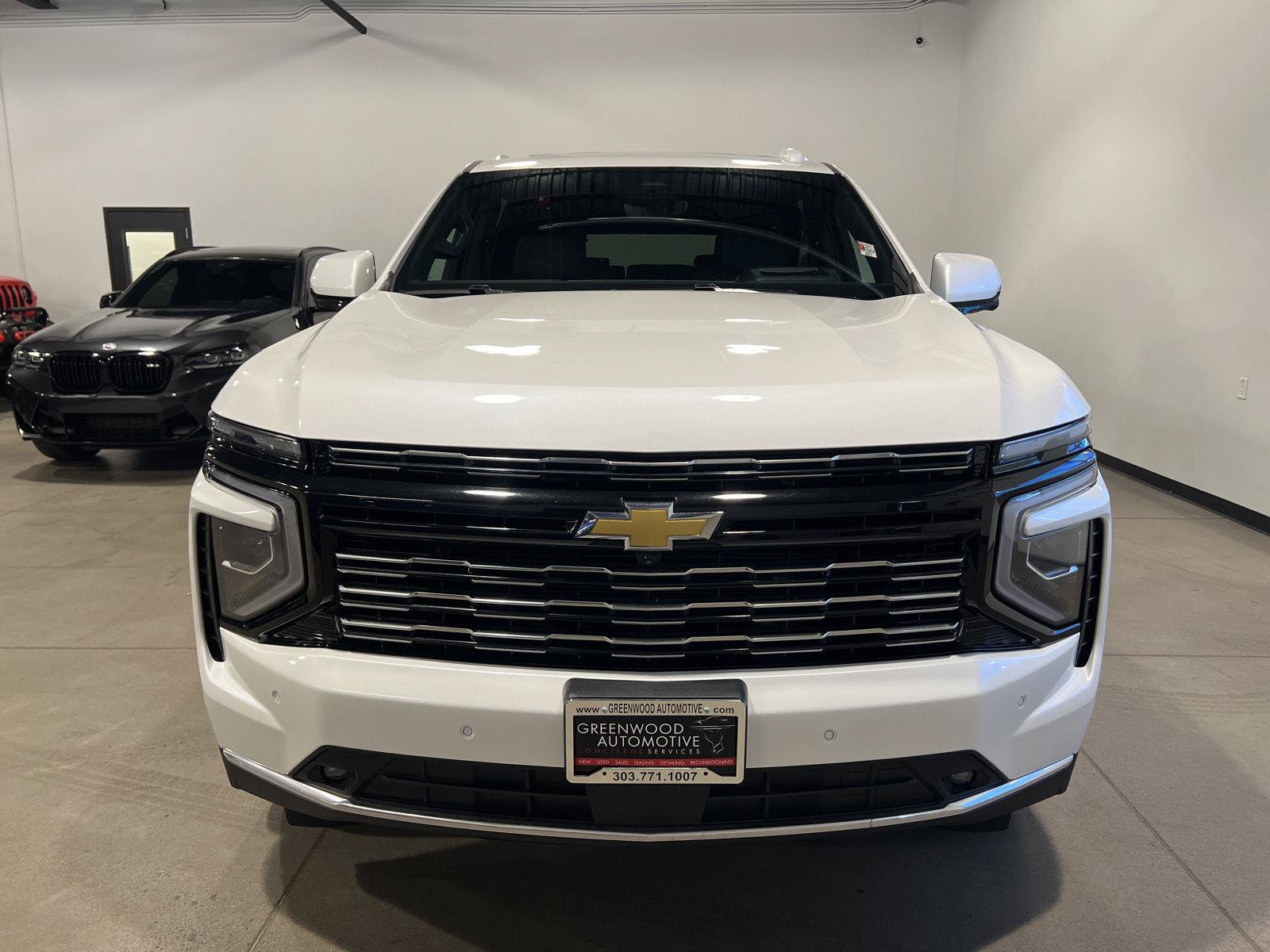 Used 2025 Chevrolet Suburban High Country AWD/4WD image 8