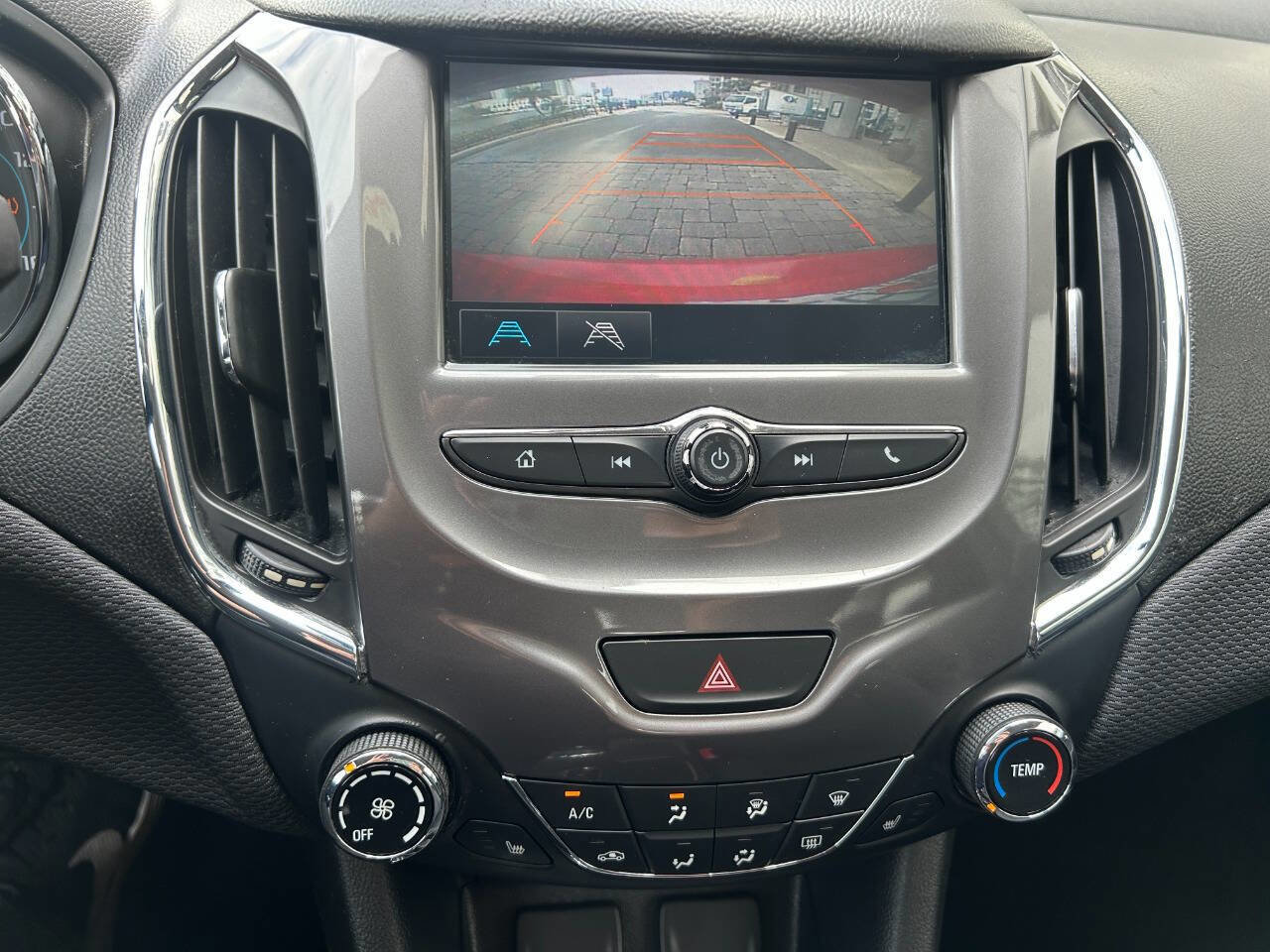 Used 2018 Chevrolet Cruze LT w/ LT Fleet Convenience Package image 15