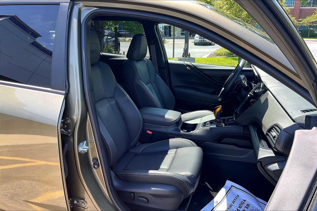 Used 2025 Subaru Outback Wilderness AWD/4WD image 7