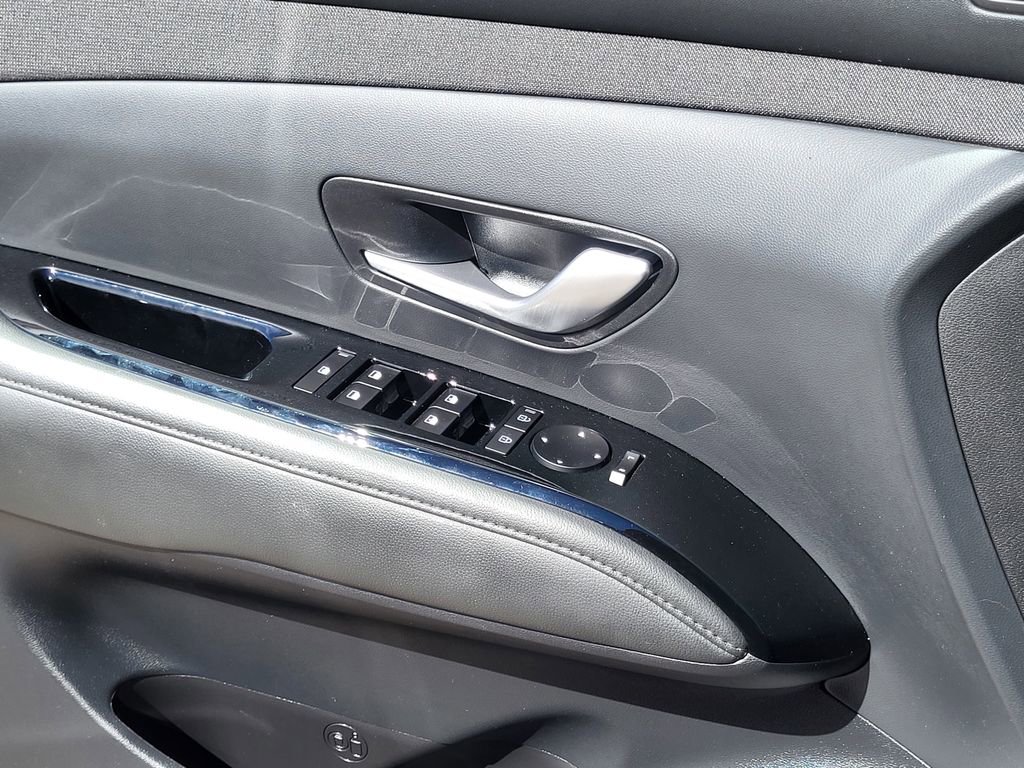 Used 2025 Hyundai Tucson Limited image 30