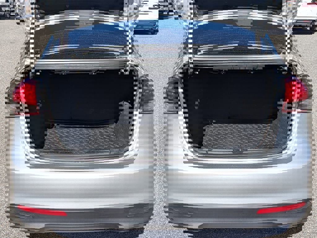 Used 2018 Kia Forte LX w/ LX Rear Camera Package image 8