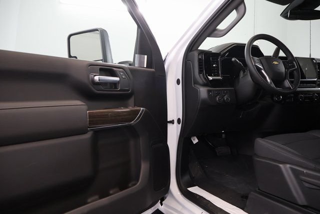 New 2026 Chevrolet Silverado 3500 LT AWD/4WD image 9
