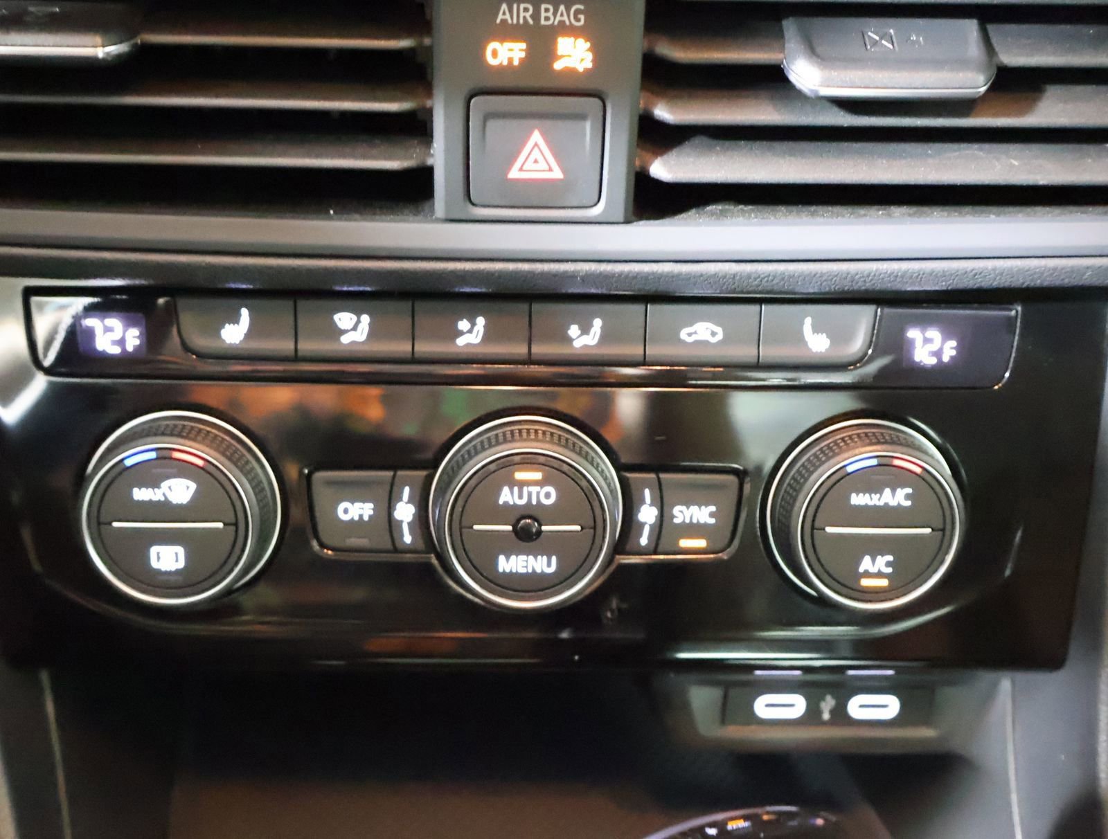 Used 2024 Volkswagen Jetta SE image 35