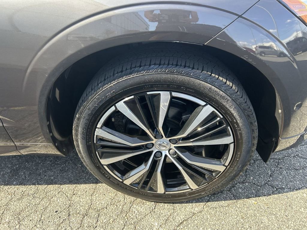Certified 2023 Volvo XC60 B5 Plus w/ Climate Package AWD/4WD image 13