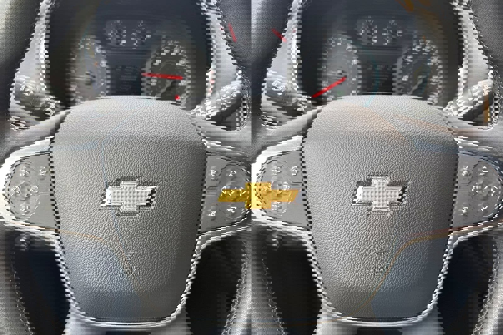 Used 2023 Chevrolet Traverse LT image 24