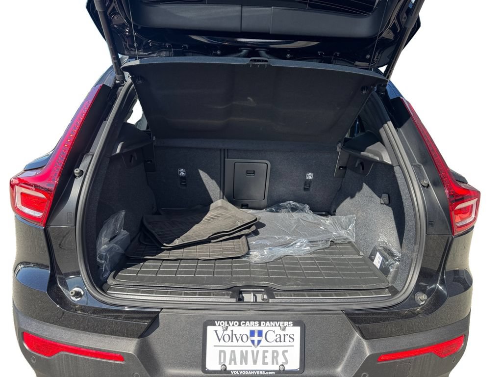 Certified 2023 Volvo XC40 B5 Plus w/ Protection Package Premier AWD/4WD image 6