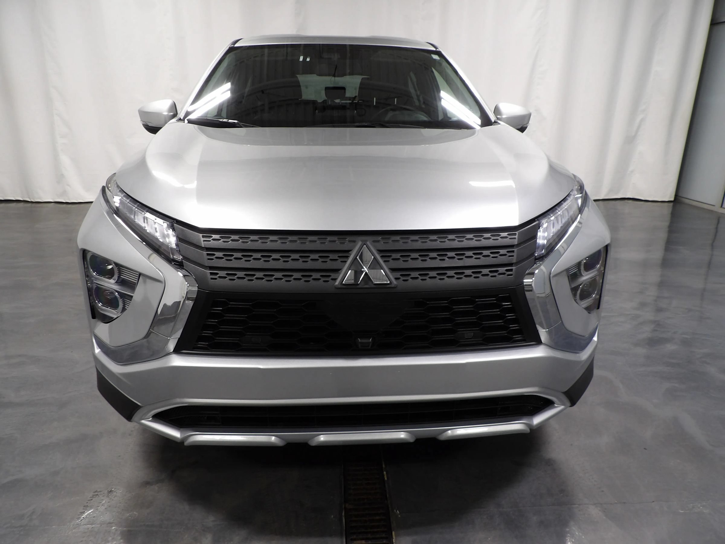 Used 2025 Mitsubishi Eclipse Cross SE AWD/4WD image 3