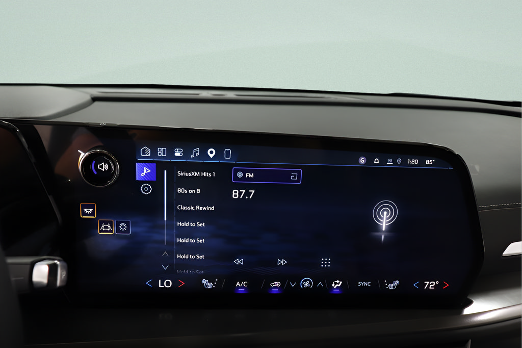 New 2027 Chevrolet Traverse LT w/ Sun and Wheel Package FWD image 14