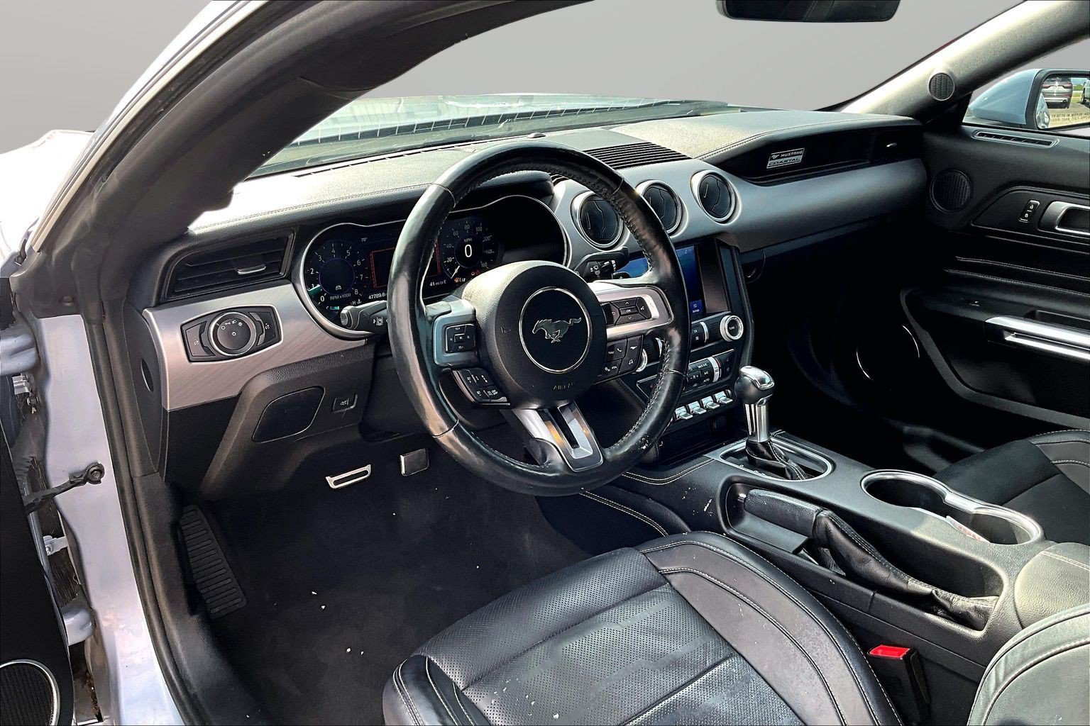 Used 2022 Ford Mustang Premium w/ Equipment Group 201A RWD image 19