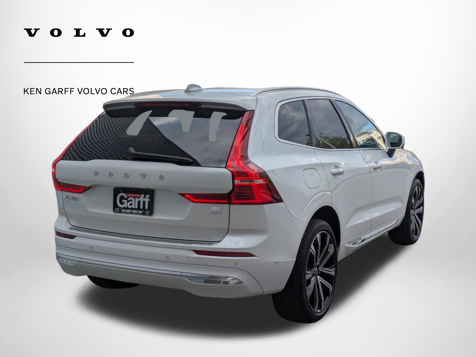 Used 2023 Volvo XC60 T8 Ultimate w/ Climate Package image 3