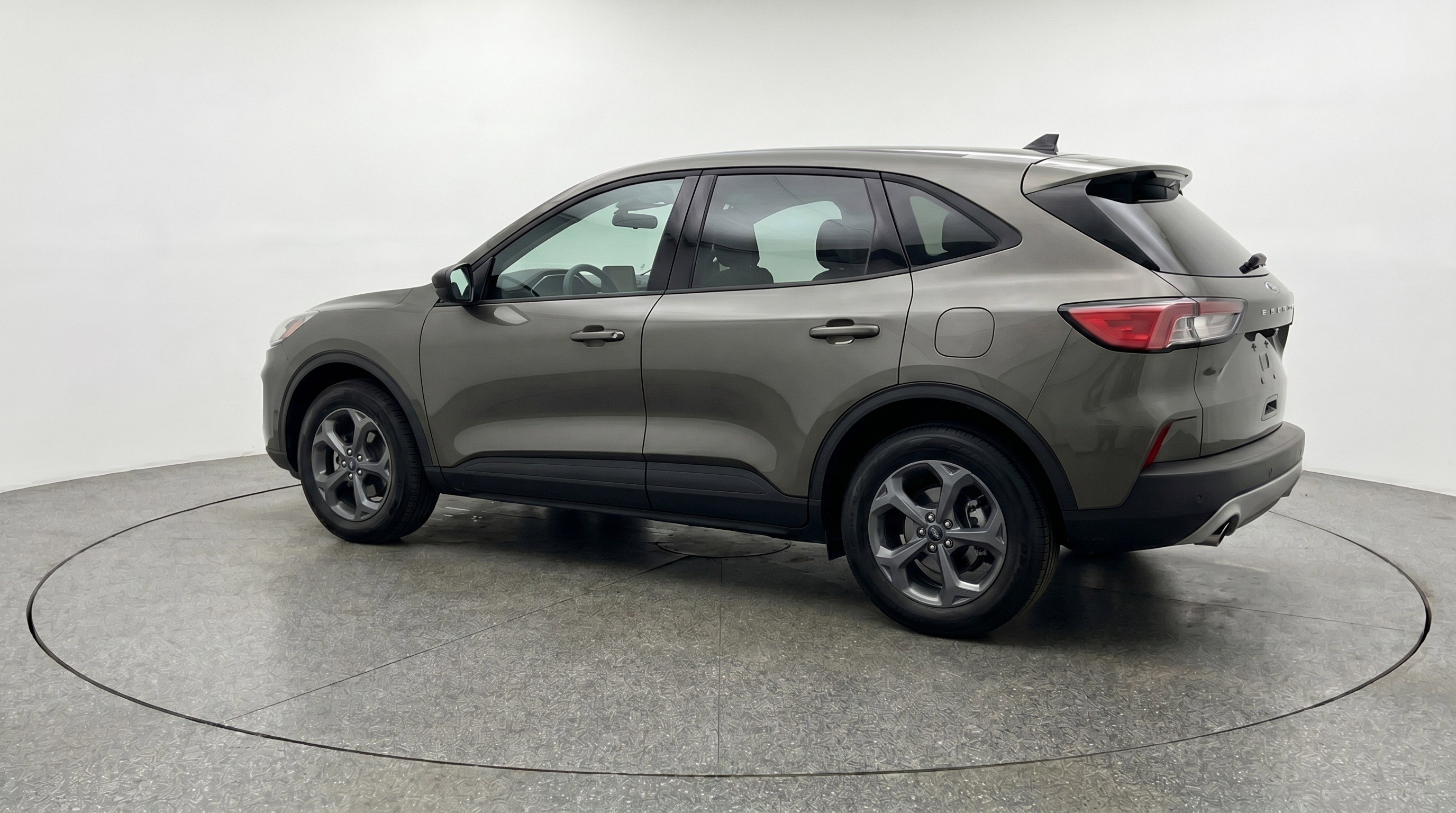 Used 2024 Ford Escape ST-Line FWD image 6