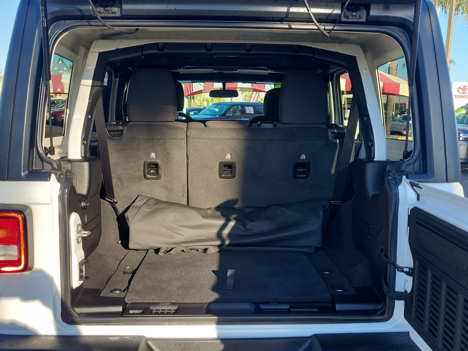 Used 2023 Jeep Wrangler Unlimited Sport AWD/4WD image 27