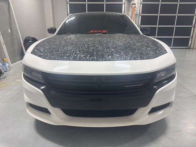 Used 2018 Dodge Charger SXT w/ Blacktop Package RWD image 3