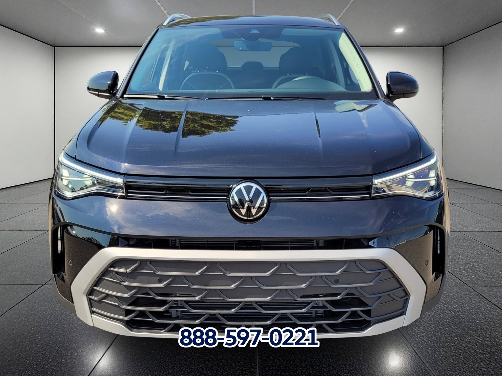 New 2025 Volkswagen Taos SE image 5