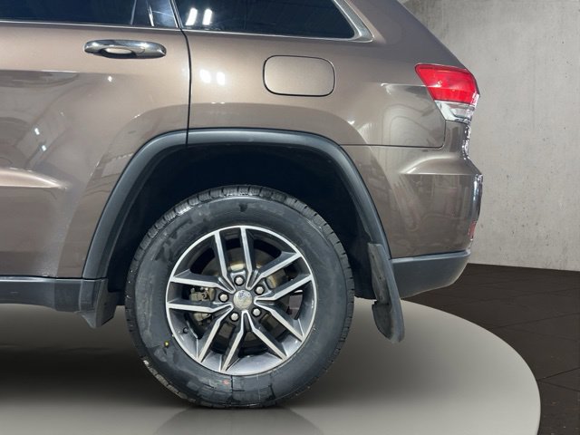 Used 2017 Jeep Grand Cherokee Limited AWD/4WD image 32