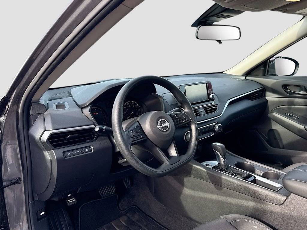 Used 2024 Nissan Altima 2.5 S FWD image 30