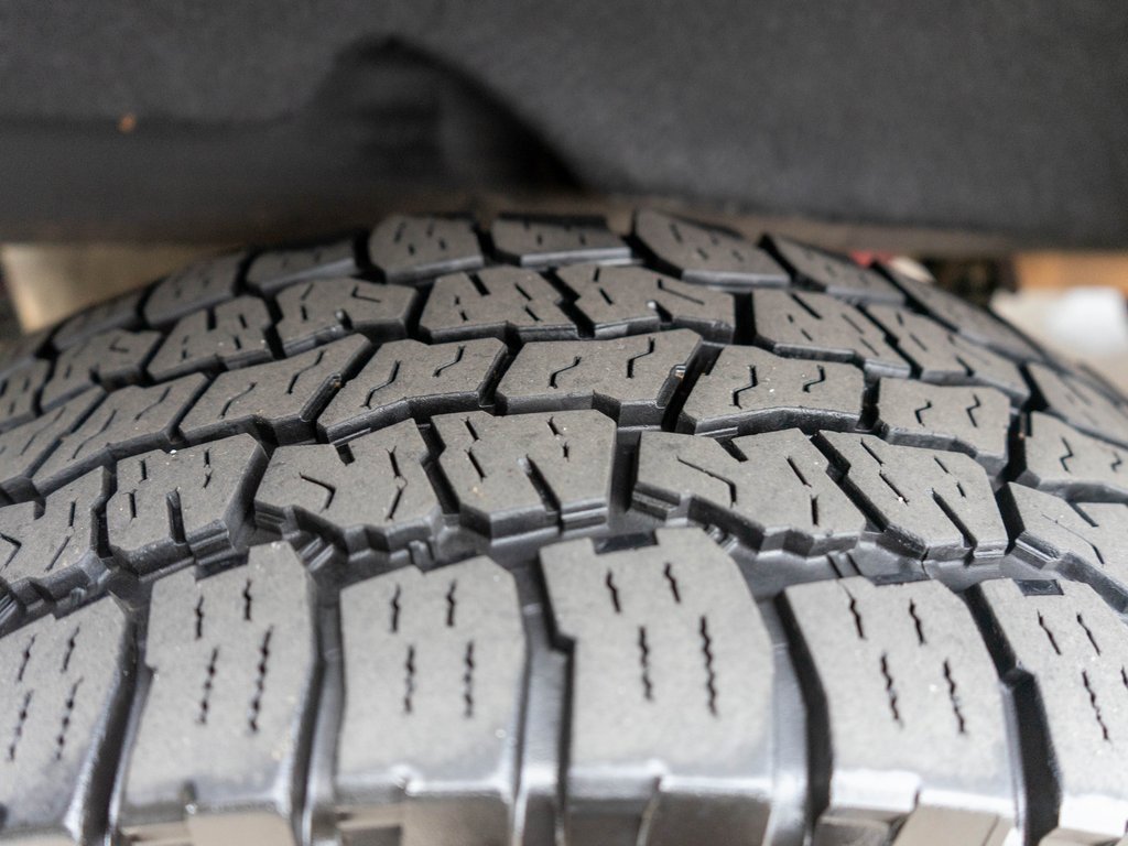 Used 2020 GMC Sierra 1500 AT4 w/ AT4 Premium Package image 39