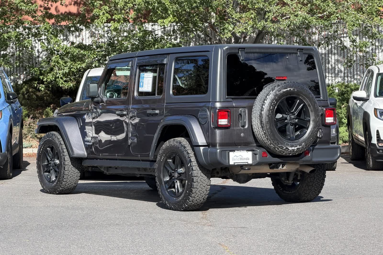 Used 2020 Jeep Wrangler Unlimited Sahara AWD/4WD image 15