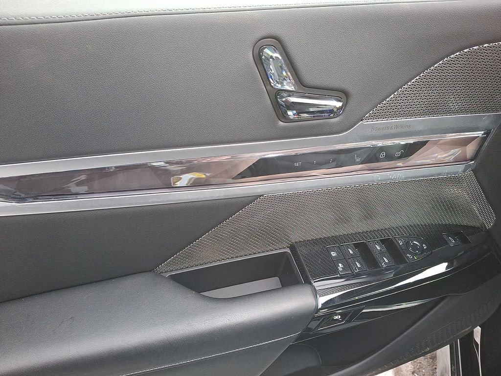 Certified 2023 BMW 760i xDrive w/ Parking Assistance Package AWD/4WD image 7