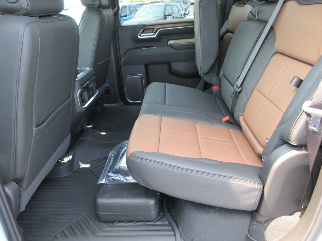 New 2026 Chevrolet Silverado 3500 High Country AWD/4WD image 15