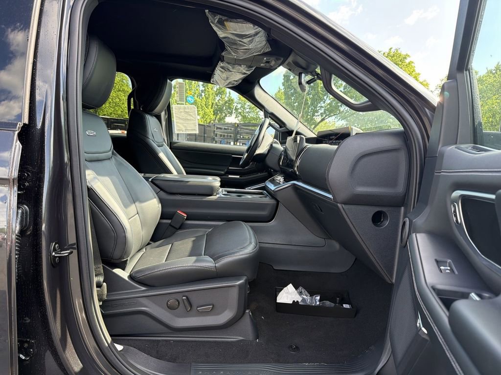 New 2026 Ford Expedition Max Platinum w/ Stealth Appearance Package AWD/4WD image 28