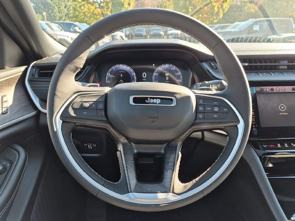 New 2026 Jeep Grand Cherokee Limited w/ Limited Altitude Package AWD/4WD image 20