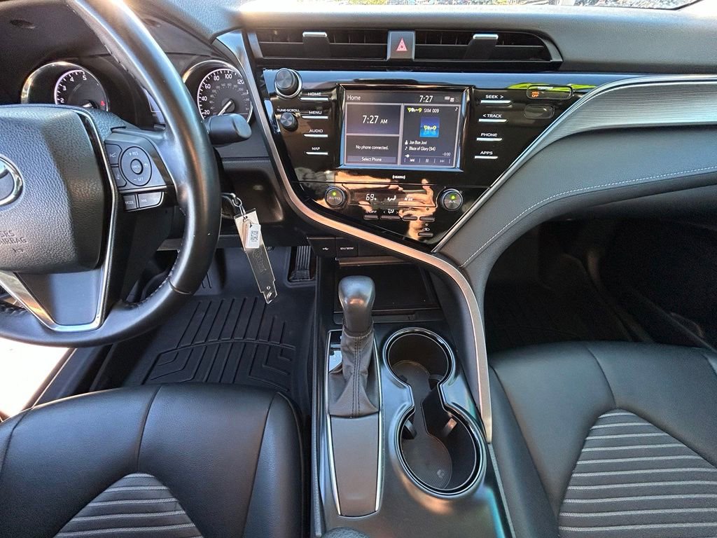Used 2020 Toyota Camry SE FWD image 18