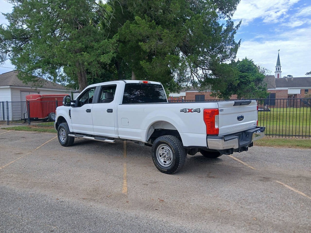 Used 2017 Ford F250 XL w/ Power Equipment Group AWD/4WD image 3