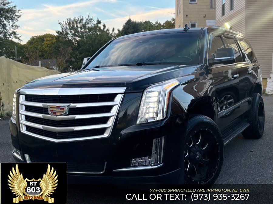 Used 2019 Cadillac Escalade Luxury AWD/4WD image 1