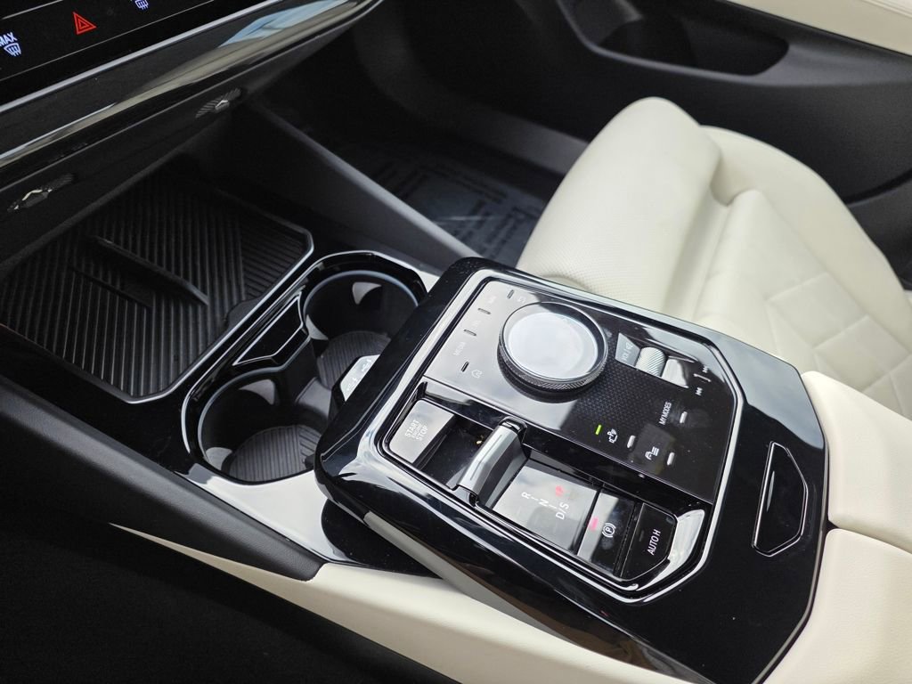 Used 2024 BMW 530i image 11