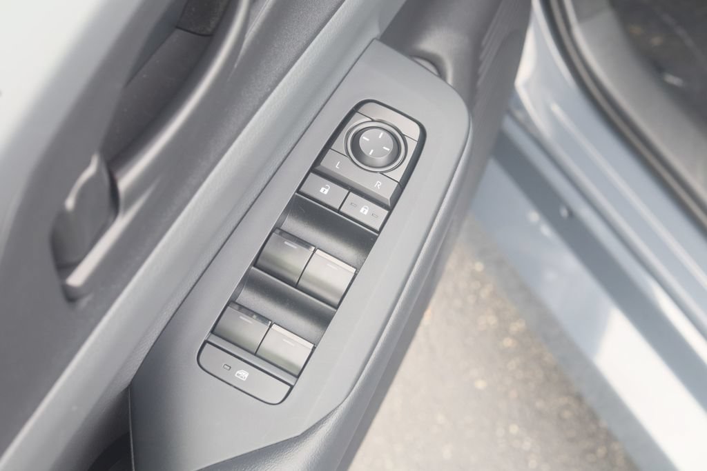 Used 2025 Toyota Prius LE FWD image 14