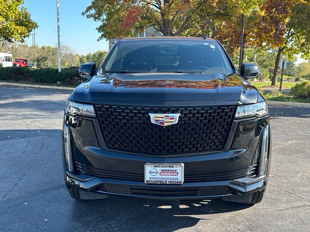 Used 2023 Cadillac Escalade Premium Luxury AWD/4WD image 2