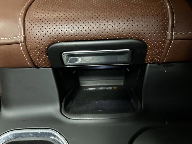 Used 2024 GMC Sierra 3500 Denali Ultimate image 27