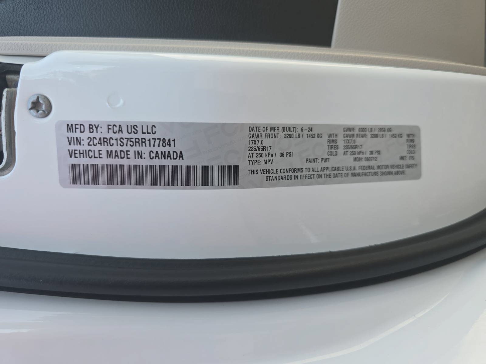 Used 2024 Chrysler Pacifica Limited FWD image 38