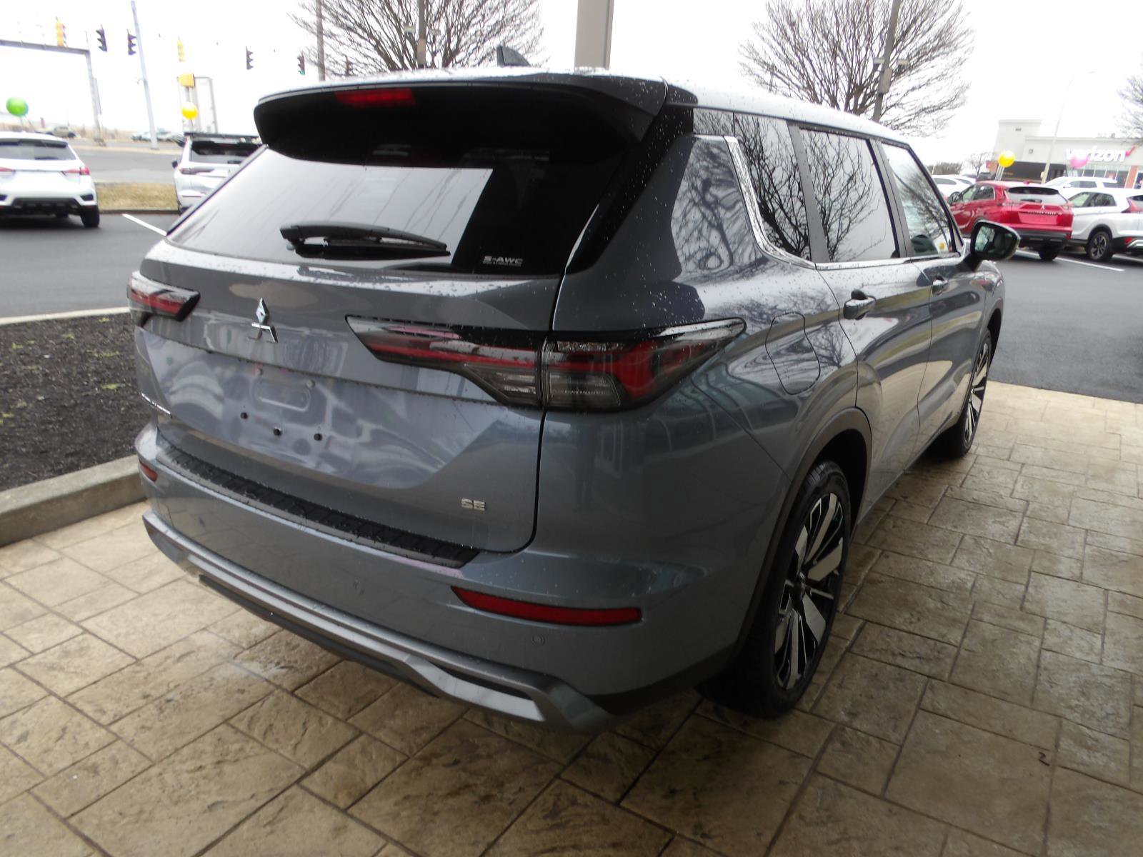 New 2026 Mitsubishi Outlander SE AWD/4WD image 7