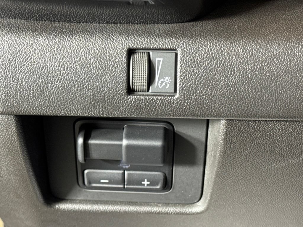 Certified 2023 GMC Canyon AT4 w/ AT4 Premium Package AWD/4WD image 29