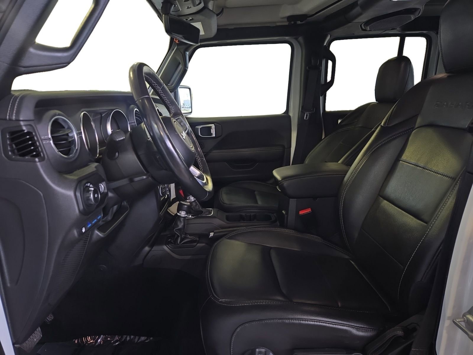 Used 2023 Jeep Wrangler Unlimited Sahara w/ Cold Weather Group AWD/4WD image 13