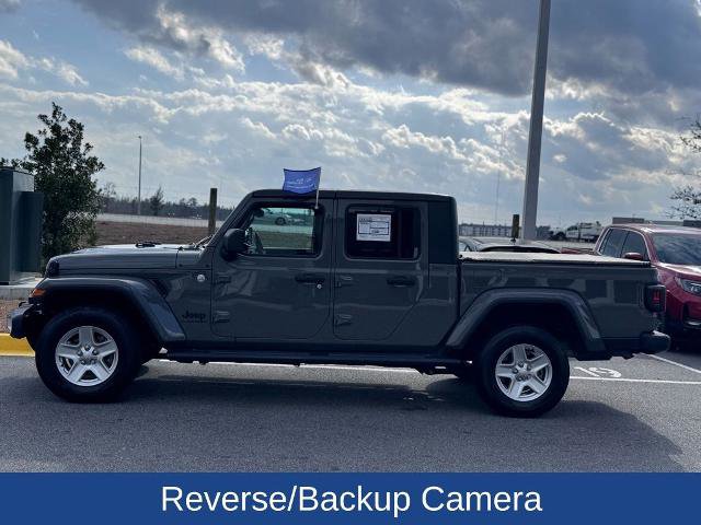 Used 2021 Jeep Gladiator Sport image 3