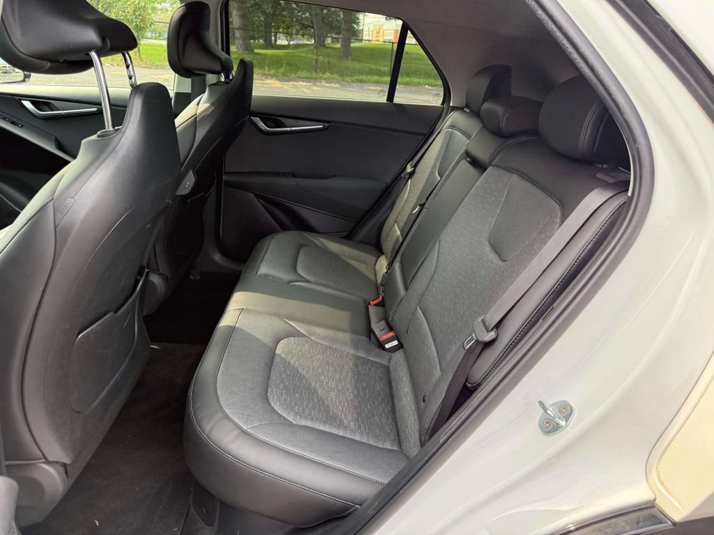 Used 2023 Kia Niro SX Touring FWD image 12