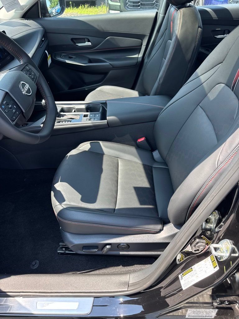 New 2026 Nissan Sentra SR w/ SR Premium Package FWD image 9